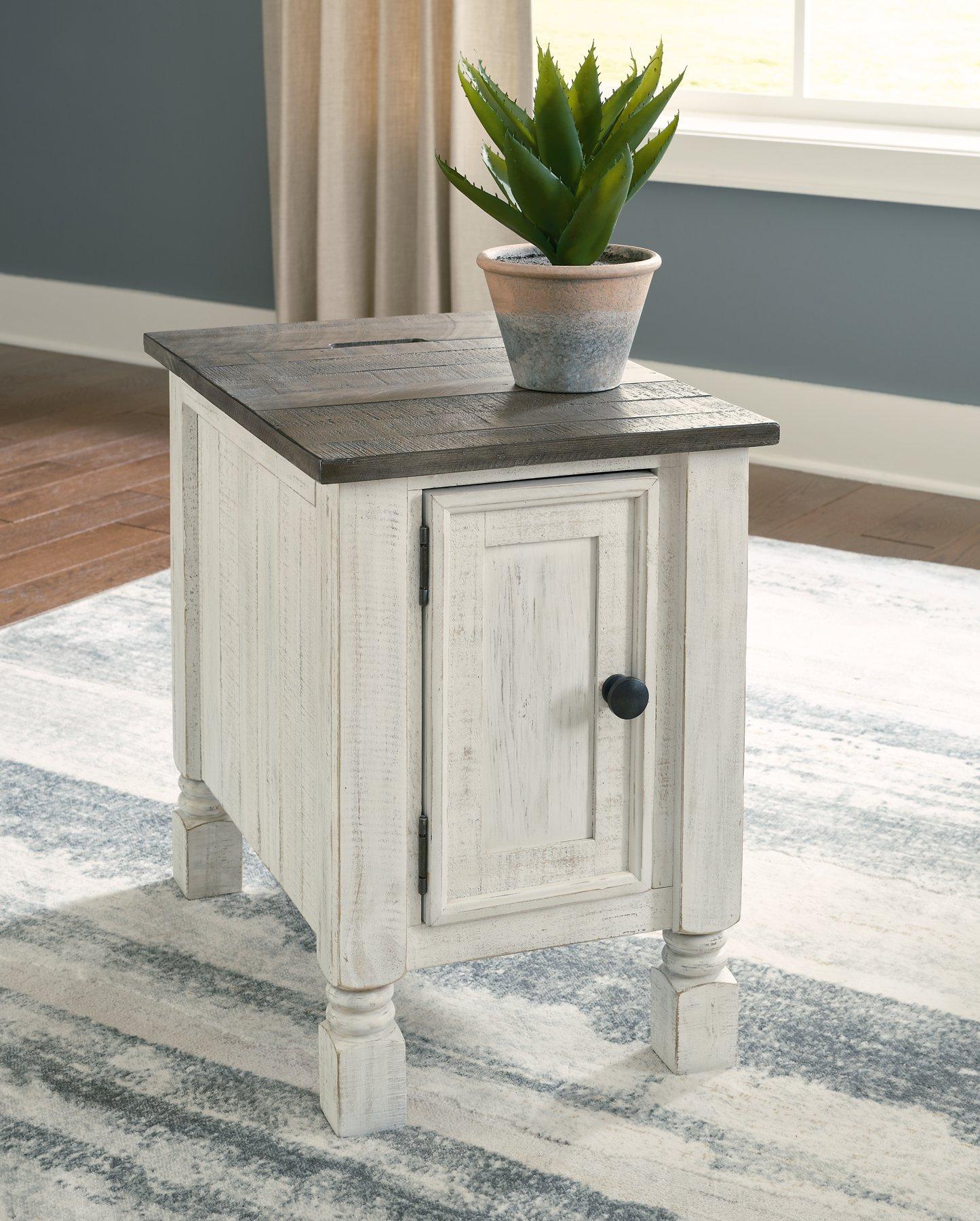 Havalance Chairside End Table - Furniture & Design Outlet (Kalamazoo,MI)