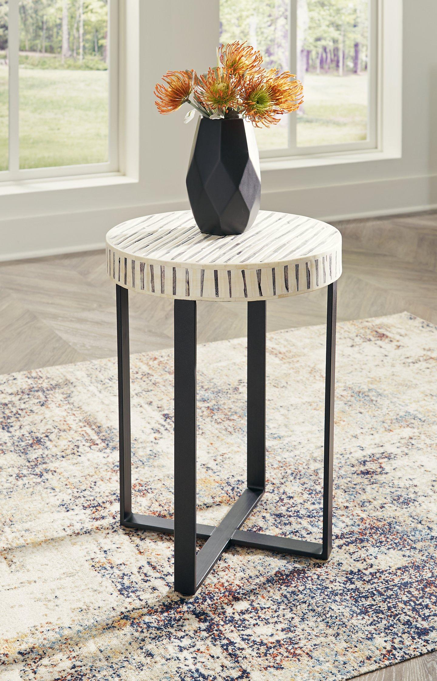 Crewridge Accent Table - Furniture & Design Outlet (Kalamazoo,MI)