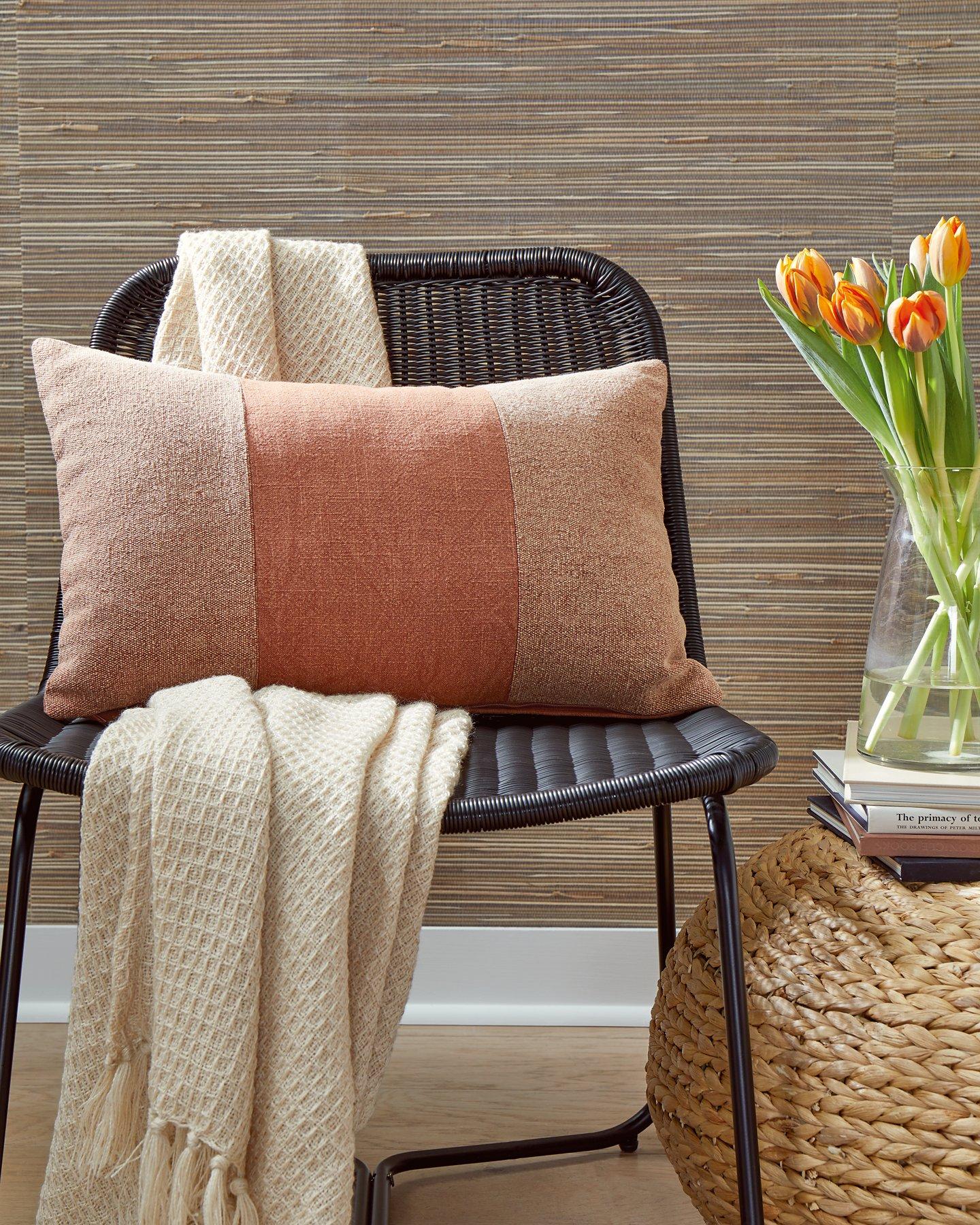Dovinton Pillow - Furniture & Design Outlet (Kalamazoo,MI)