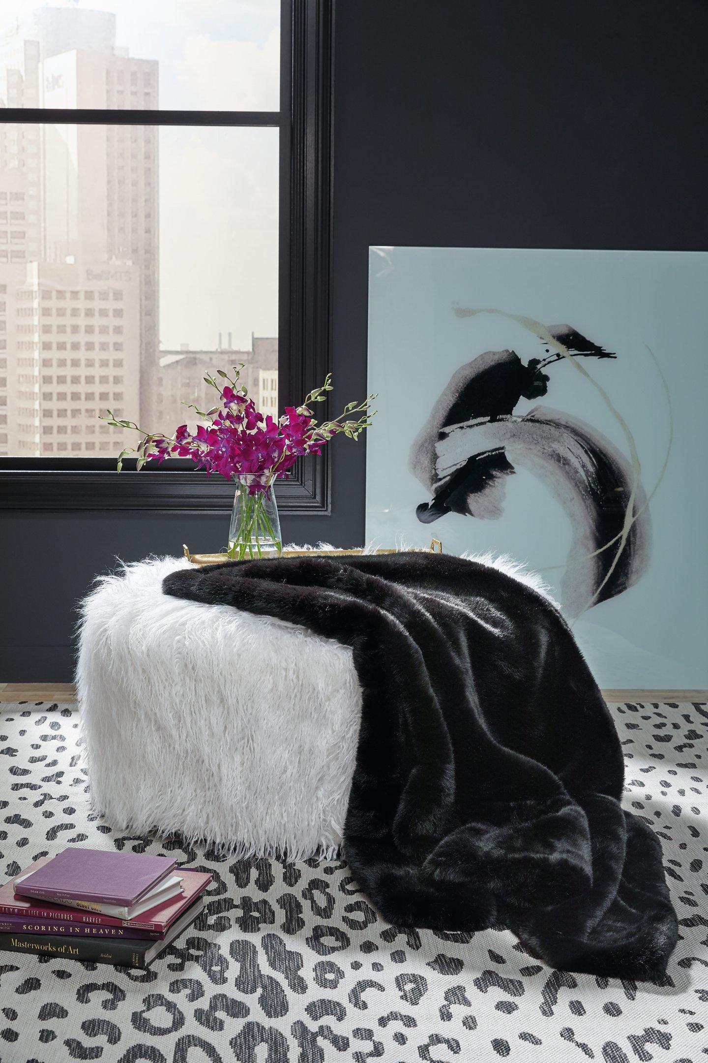Gariland Throw - Furniture & Design Outlet (Kalamazoo,MI)