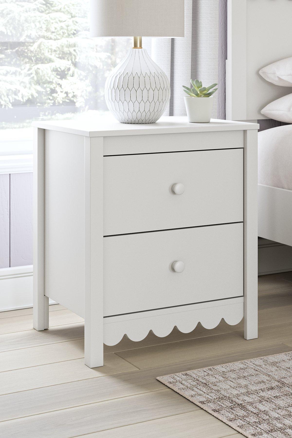 Hallityn Nightstand - Furniture & Design Outlet (Kalamazoo,MI)
