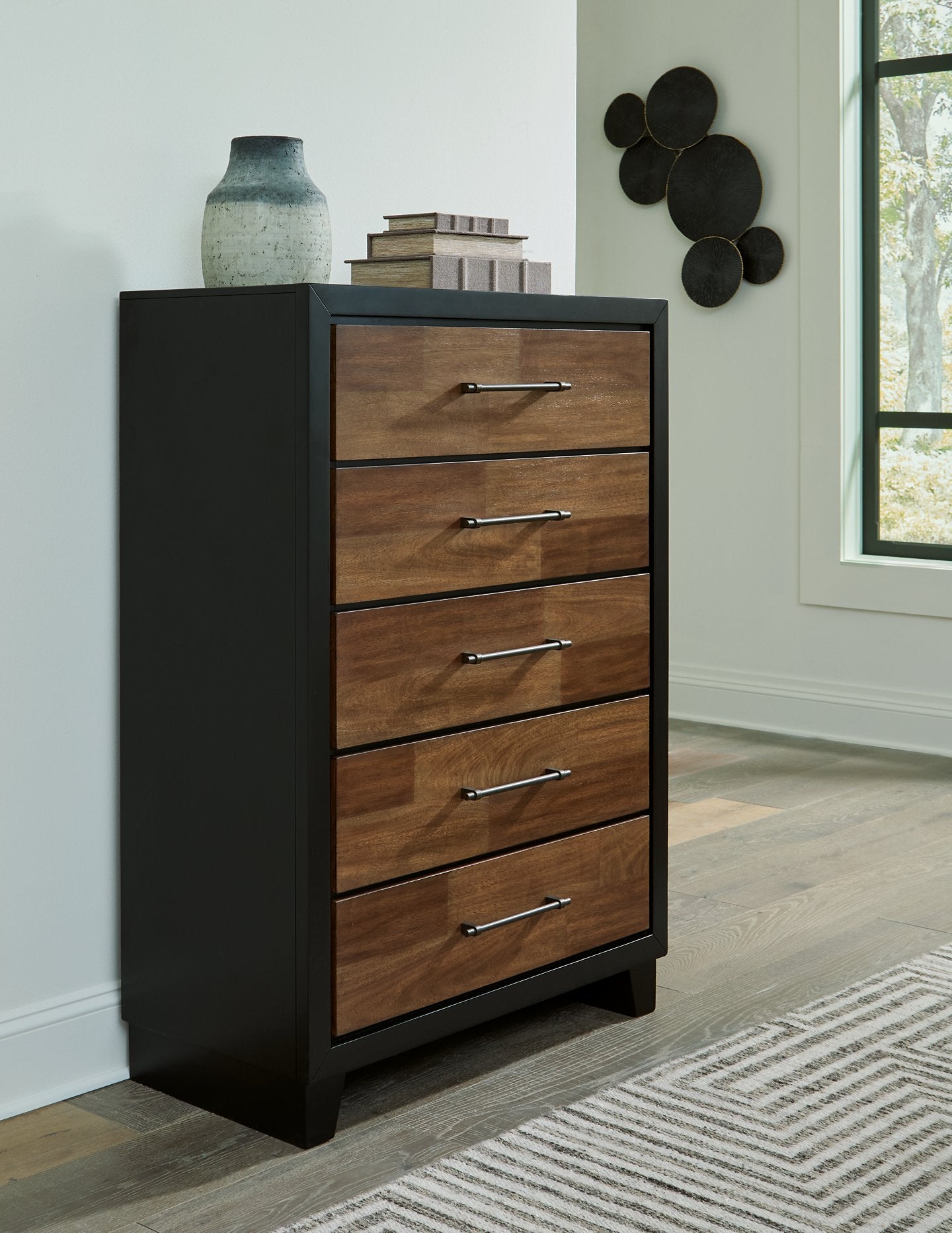 Kraeburn Chest of Drawers - Furniture & Design Outlet (Kalamazoo,MI)