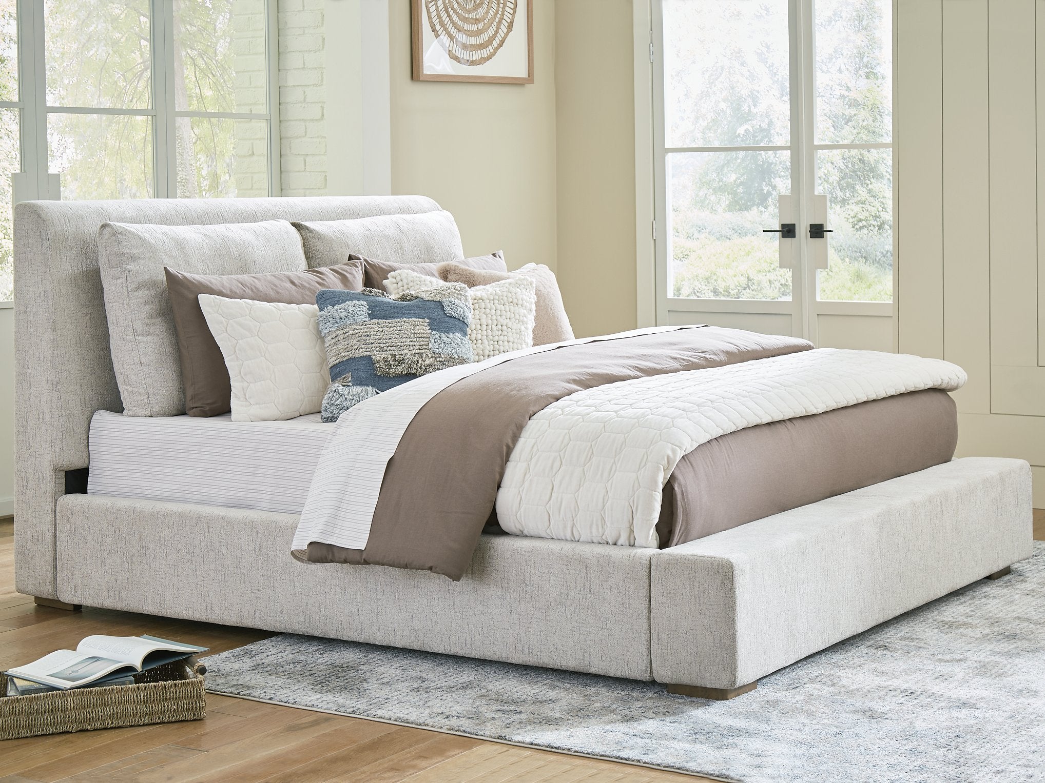 Cabalynn Upholstered Bed - Furniture & Design Outlet (Kalamazoo,MI)