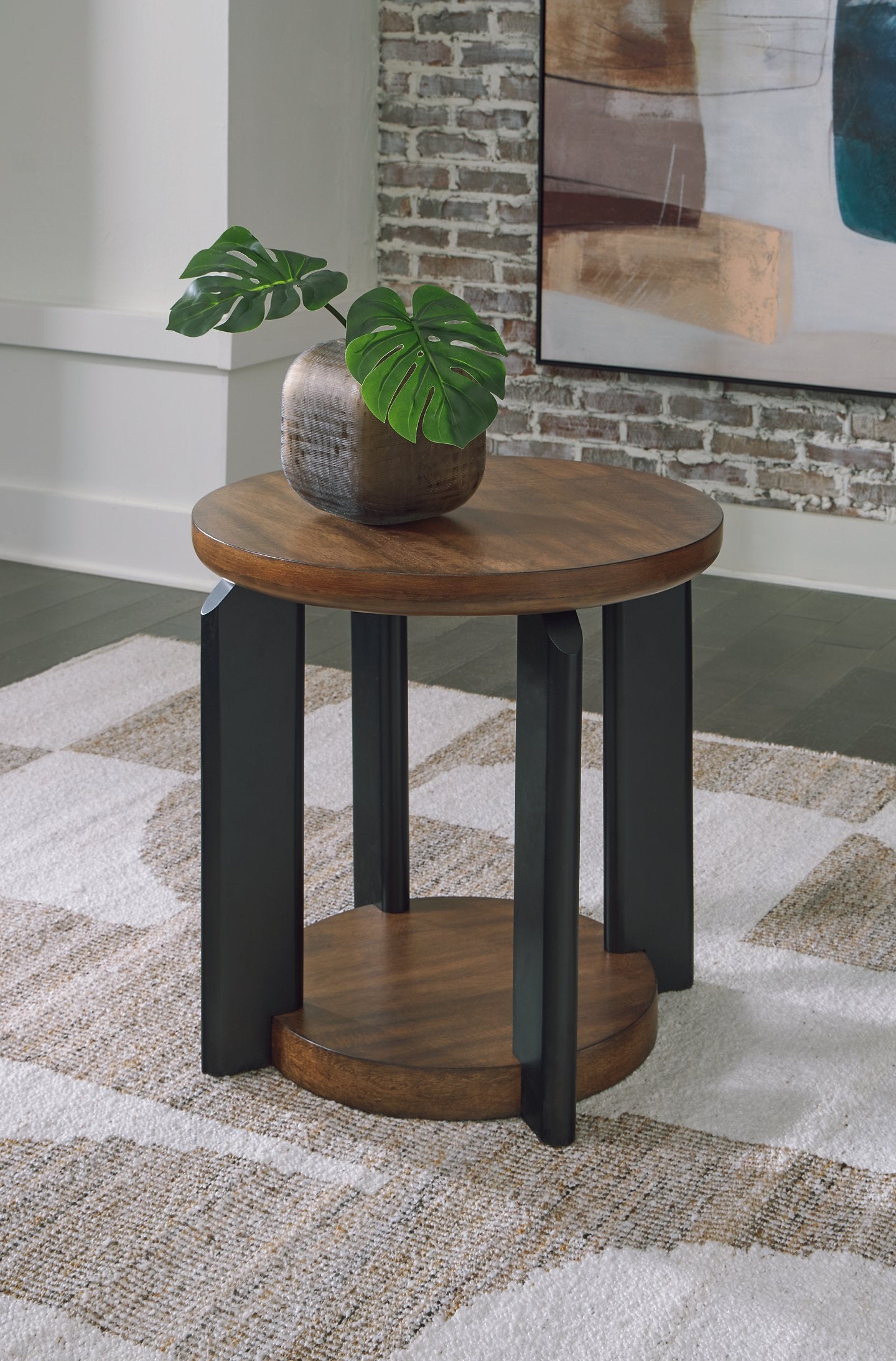 Kraeburn End Table - Furniture & Design Outlet (Kalamazoo,MI)