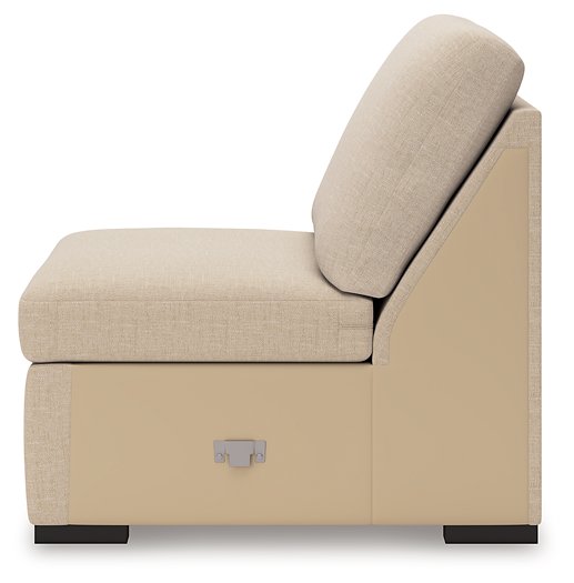 LadyMae Sectional with Chaise - Furniture & Design Outlet (Kalamazoo,MI)