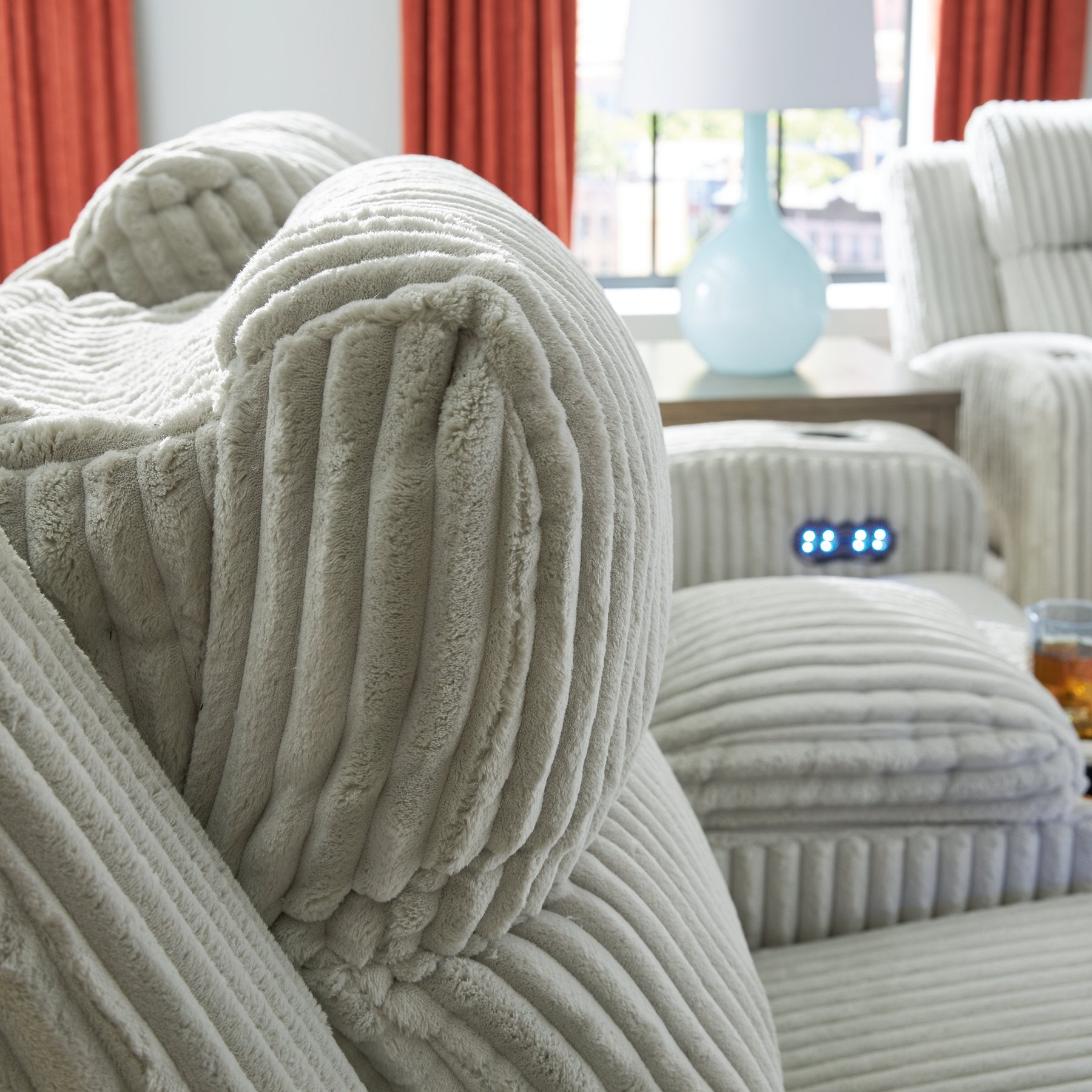 Forest Lake Power Recliner - Furniture & Design Outlet (Kalamazoo,MI)
