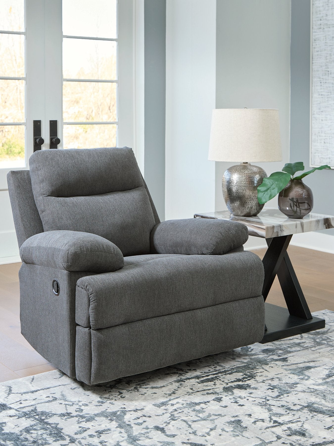 Side-Swipe Recliner - Furniture & Design Outlet (Kalamazoo,MI)