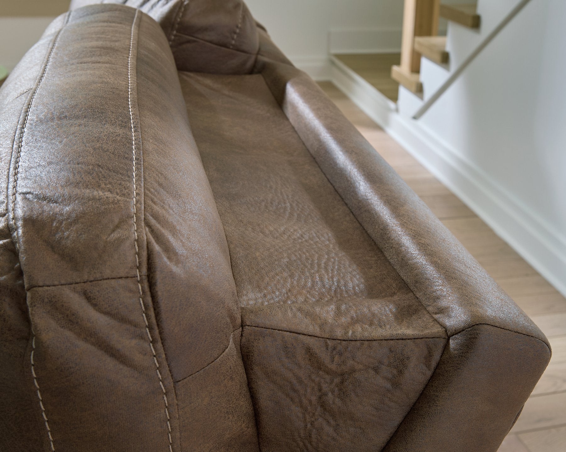 Beckley Place Power Reclining Loveseat with Console - Furniture & Design Outlet (Kalamazoo,MI)