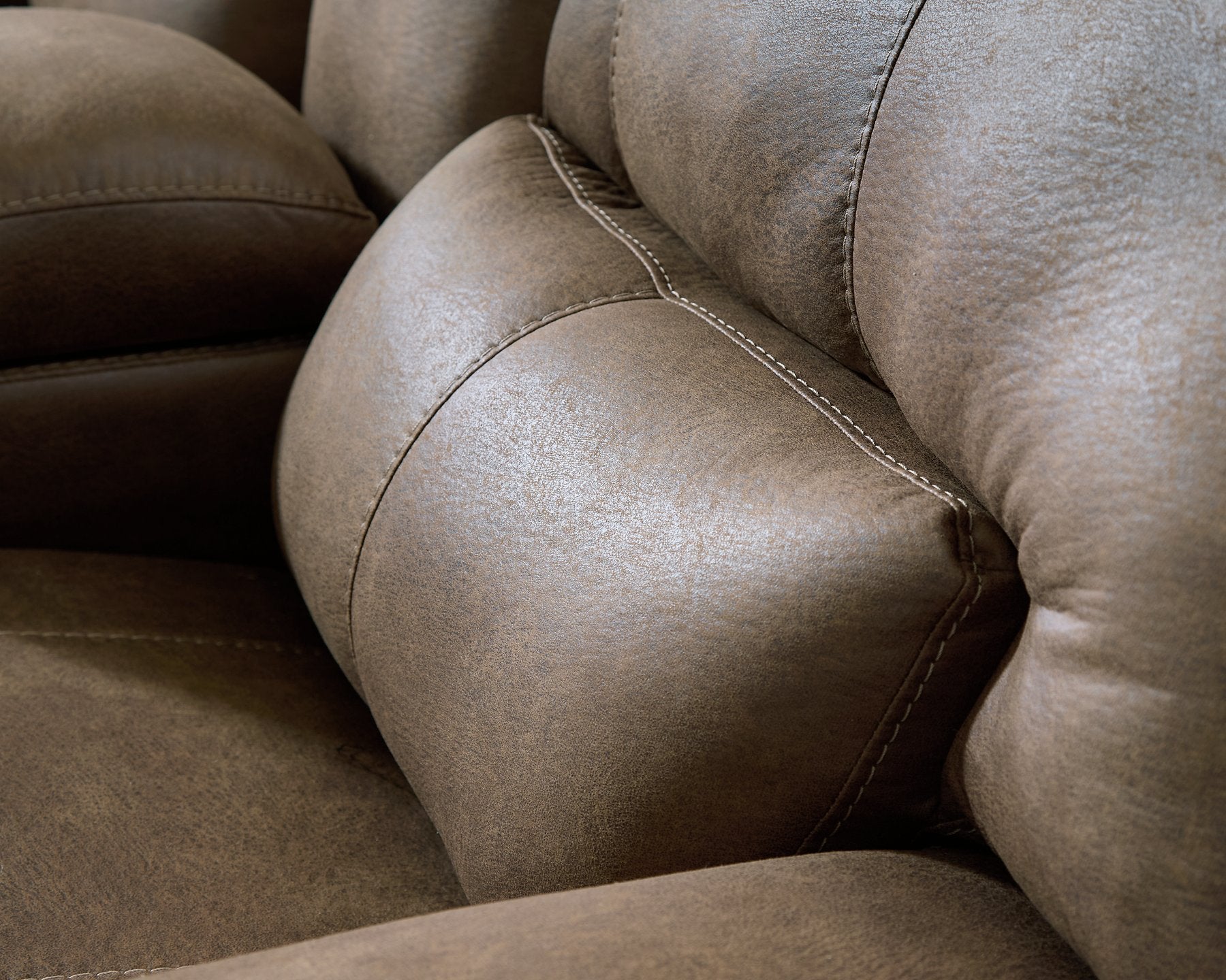 Beckley Place Power Reclining Loveseat with Console - Furniture & Design Outlet (Kalamazoo,MI)