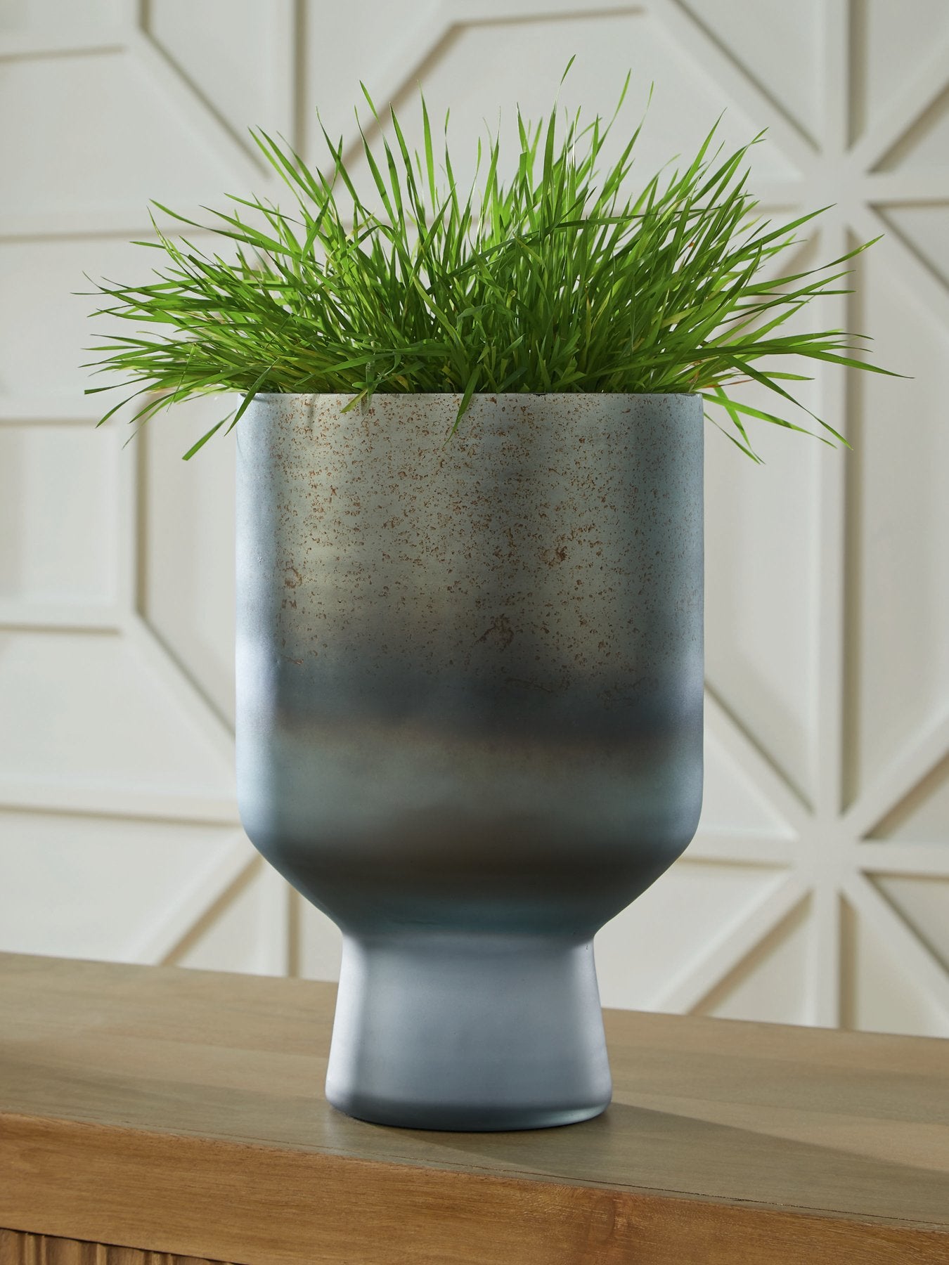 Pennmore Vase - Furniture & Design Outlet (Kalamazoo,MI)