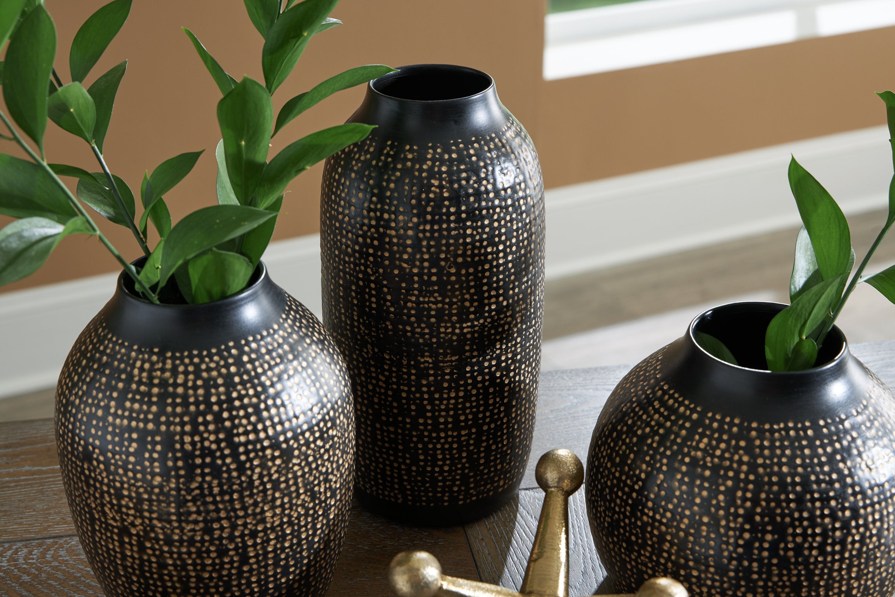 Vinburn Accessory Set (Set of 5) - Furniture & Design Outlet (Kalamazoo,MI)