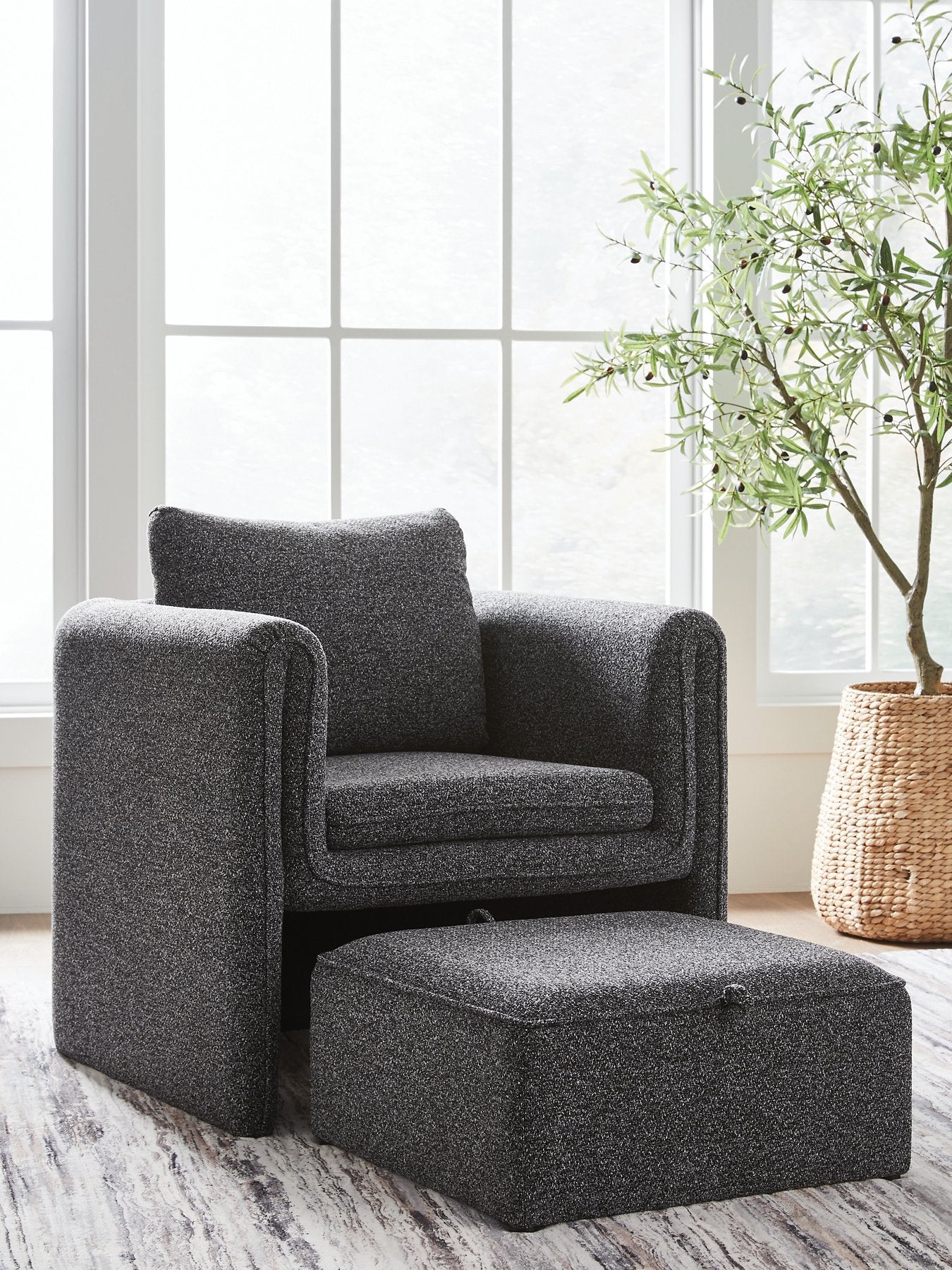Vreni Accent Chair - Furniture & Design Outlet (Kalamazoo,MI)