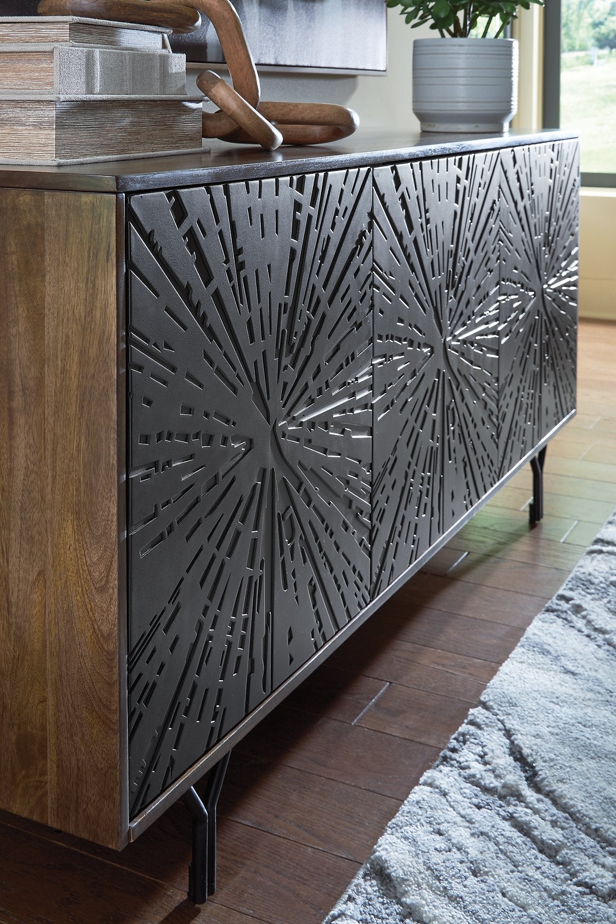 Lavinmont Accent Cabinet - Furniture & Design Outlet (Kalamazoo,MI)