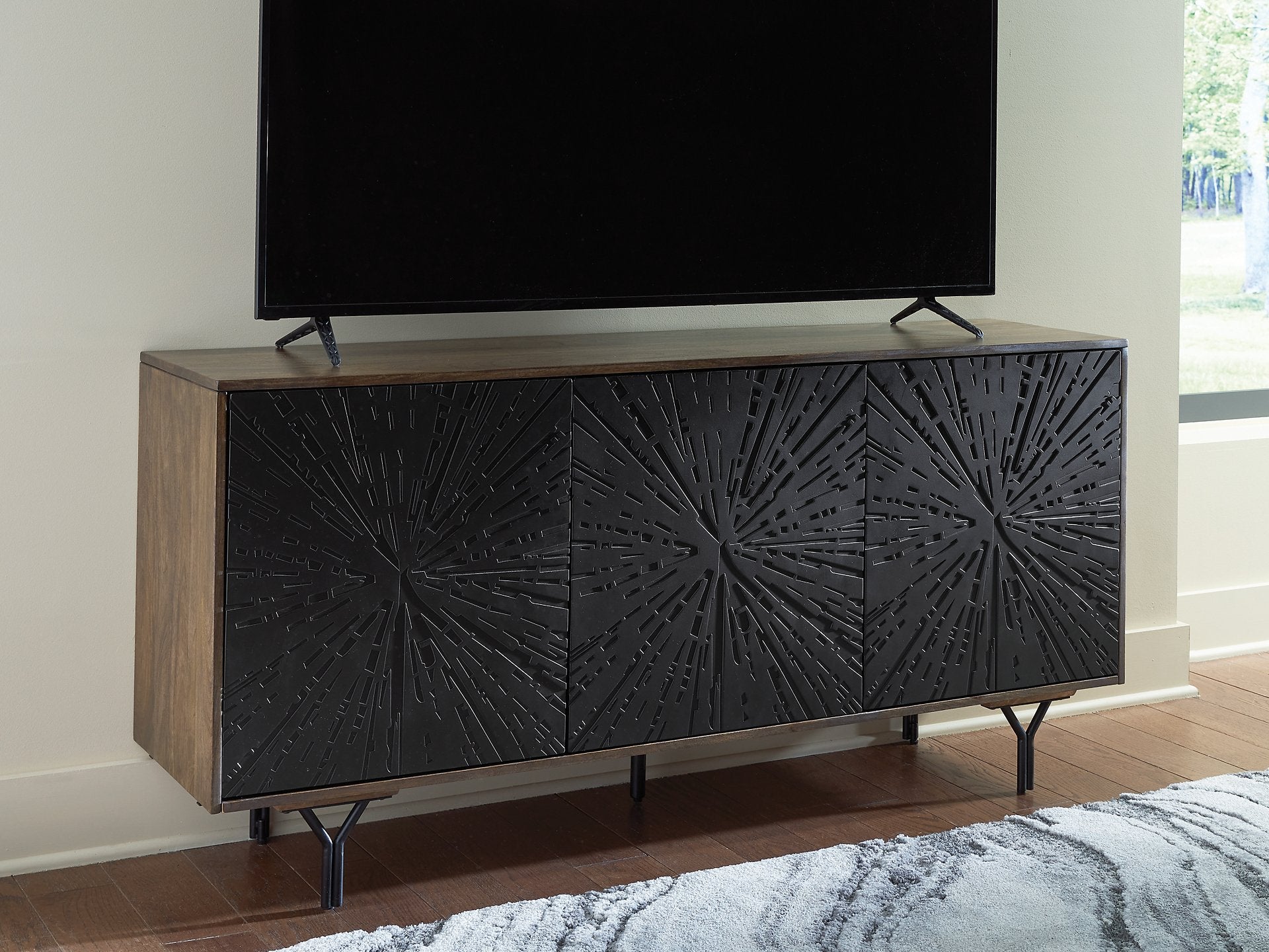 Lavinmont Accent Cabinet - Furniture & Design Outlet (Kalamazoo,MI)