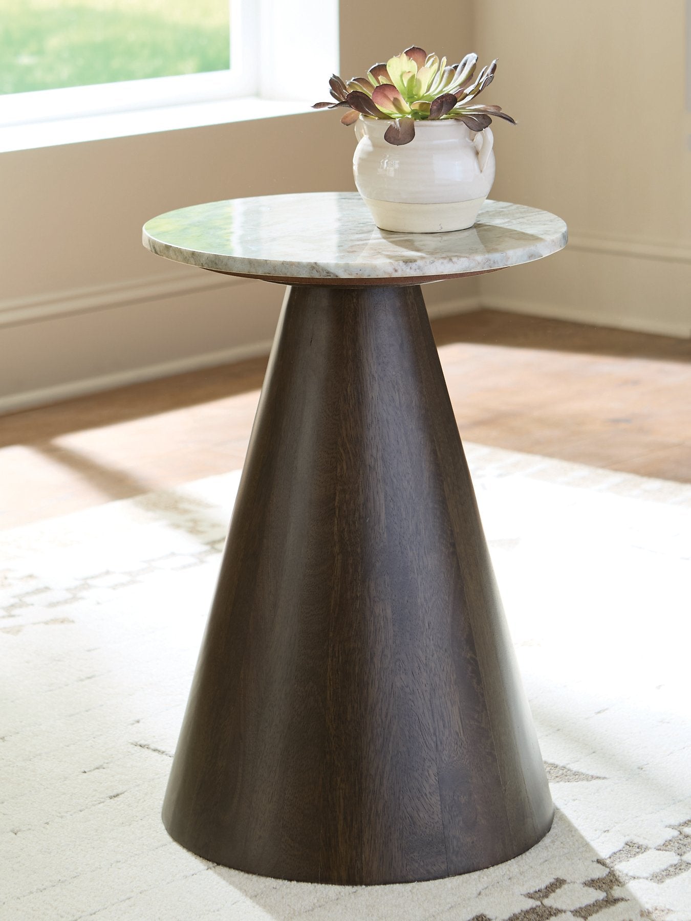 Waltnor Accent Table - Furniture & Design Outlet (Kalamazoo,MI)