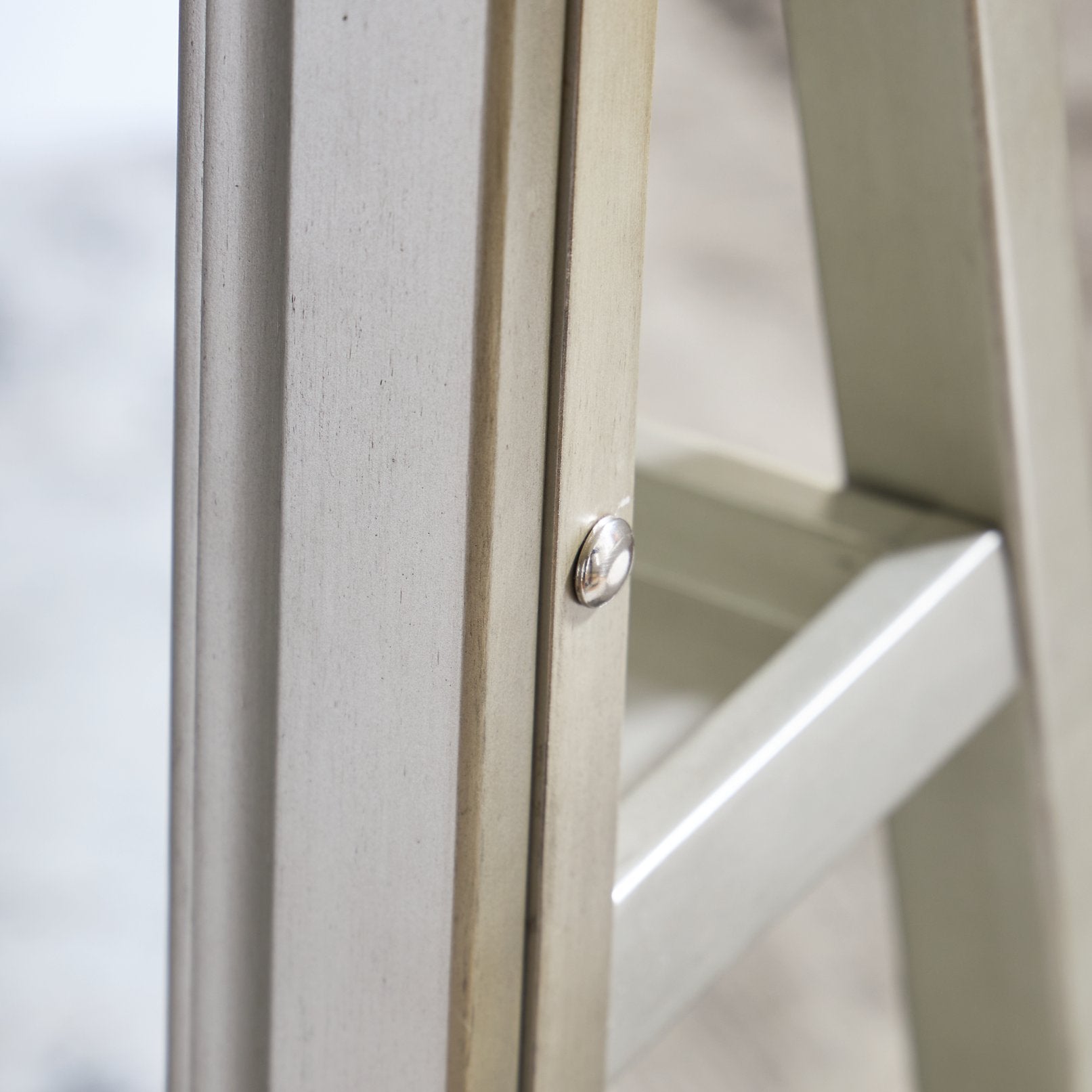 Evesen Floor Standing Mirror/Storage - Furniture & Design Outlet (Kalamazoo,MI)
