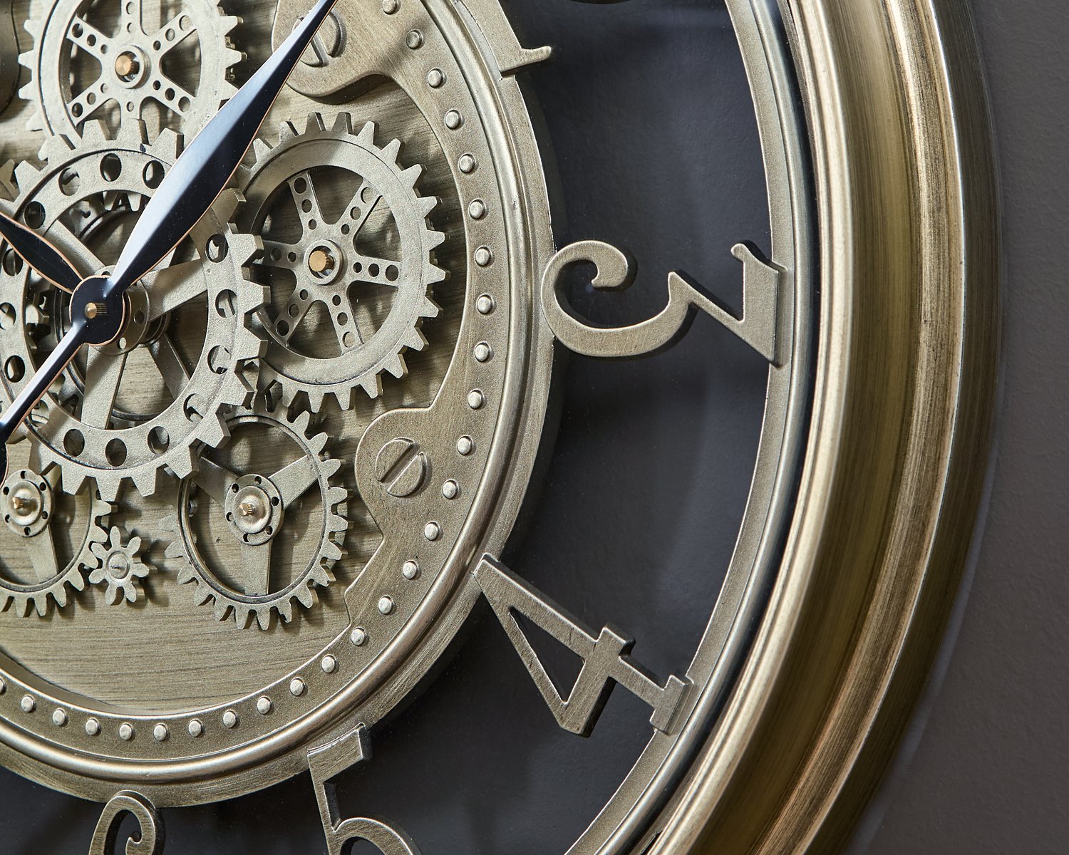 Gilover Wall Clock - Furniture & Design Outlet (Kalamazoo,MI)