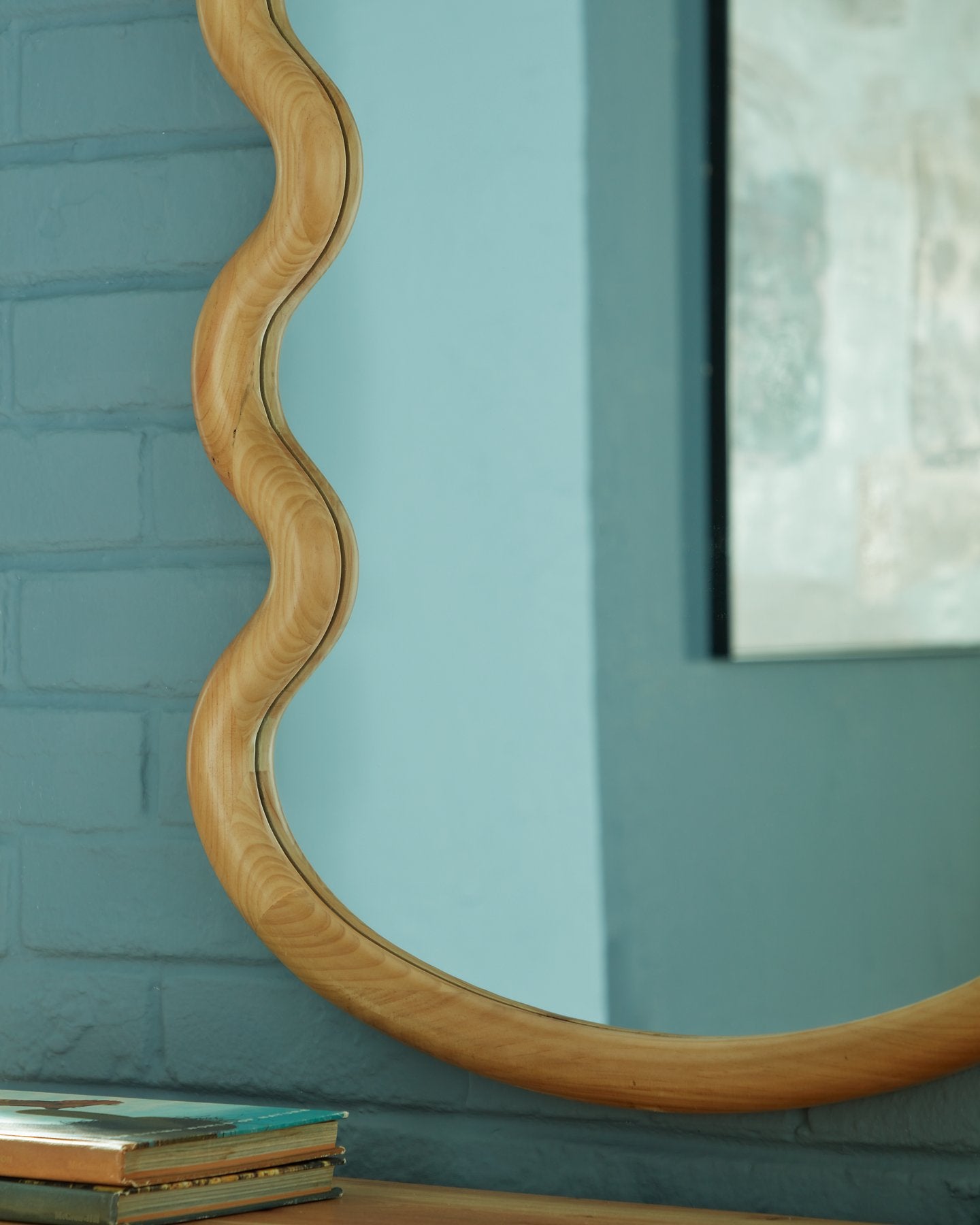 Serendis Accent Mirror - Furniture & Design Outlet (Kalamazoo,MI)