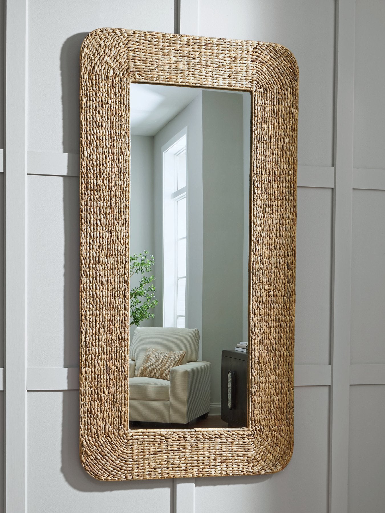 Norigan Floor Mirror - Furniture & Design Outlet (Kalamazoo,MI)