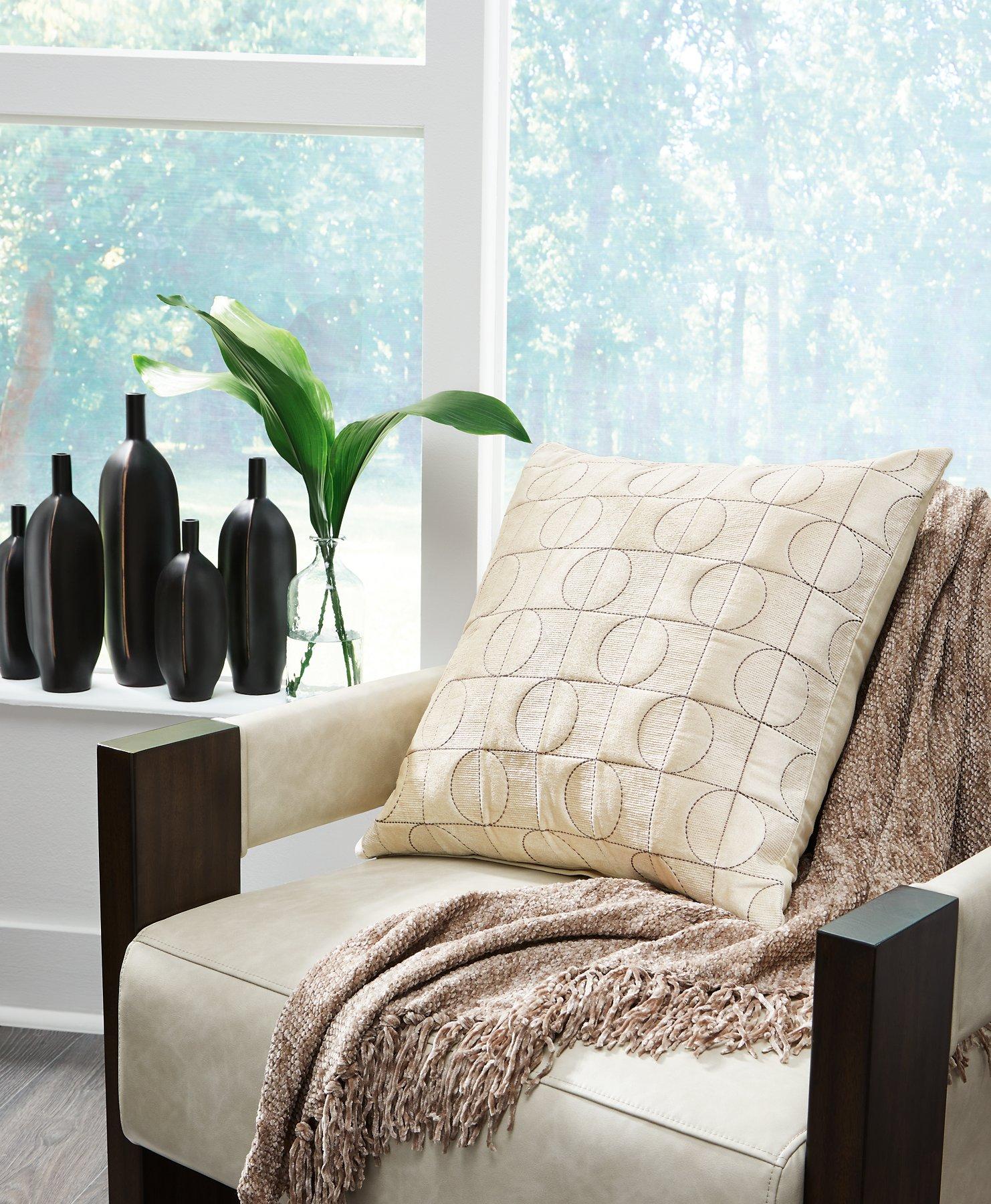 Kydner Pillow (Set of 4) - Furniture & Design Outlet (Kalamazoo,MI)
