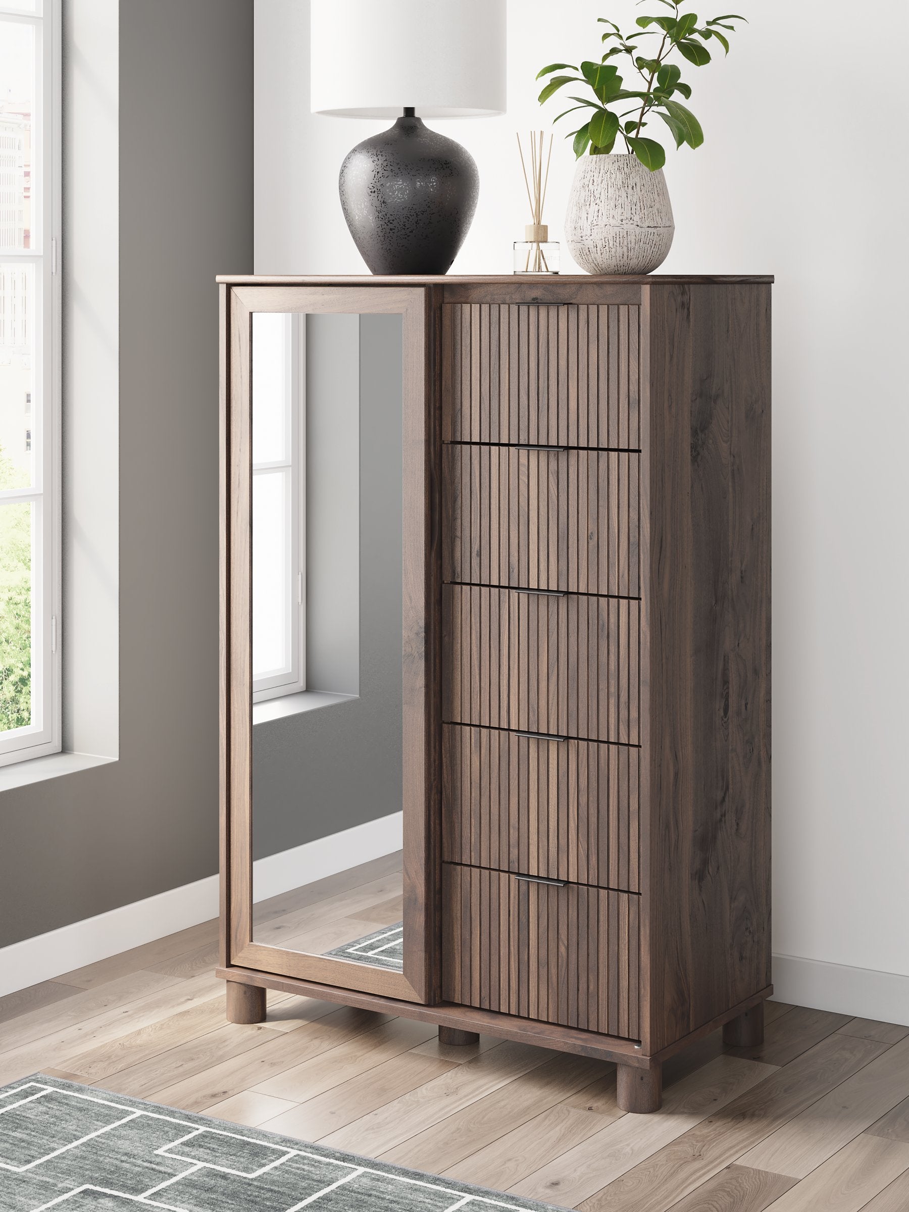 Pamytta Dressing Chest - Furniture & Design Outlet (Kalamazoo,MI)
