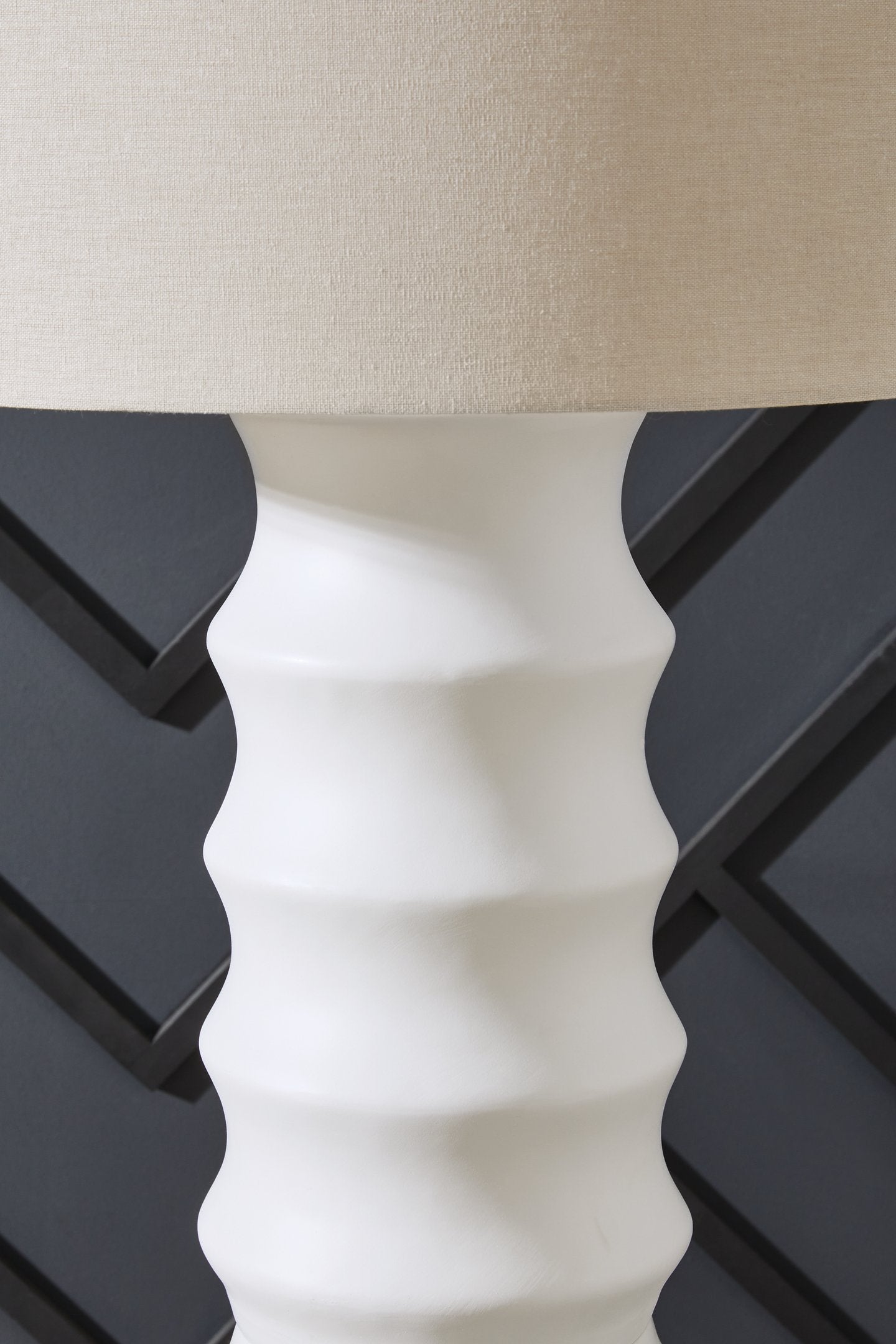 Veraleigh Floor Lamp - Furniture & Design Outlet (Kalamazoo,MI)