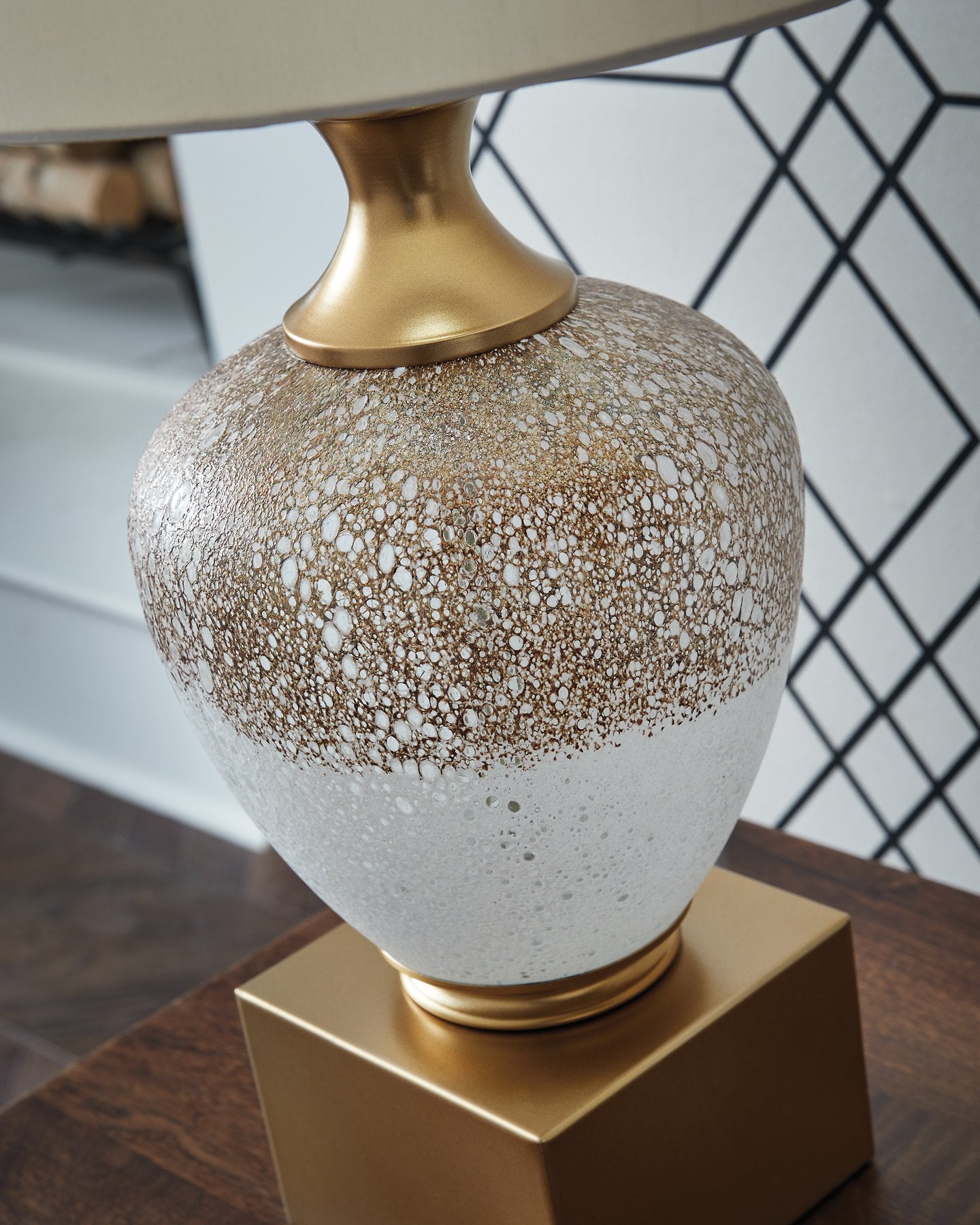 Tavisburg Table Lamp - Furniture & Design Outlet (Kalamazoo,MI)