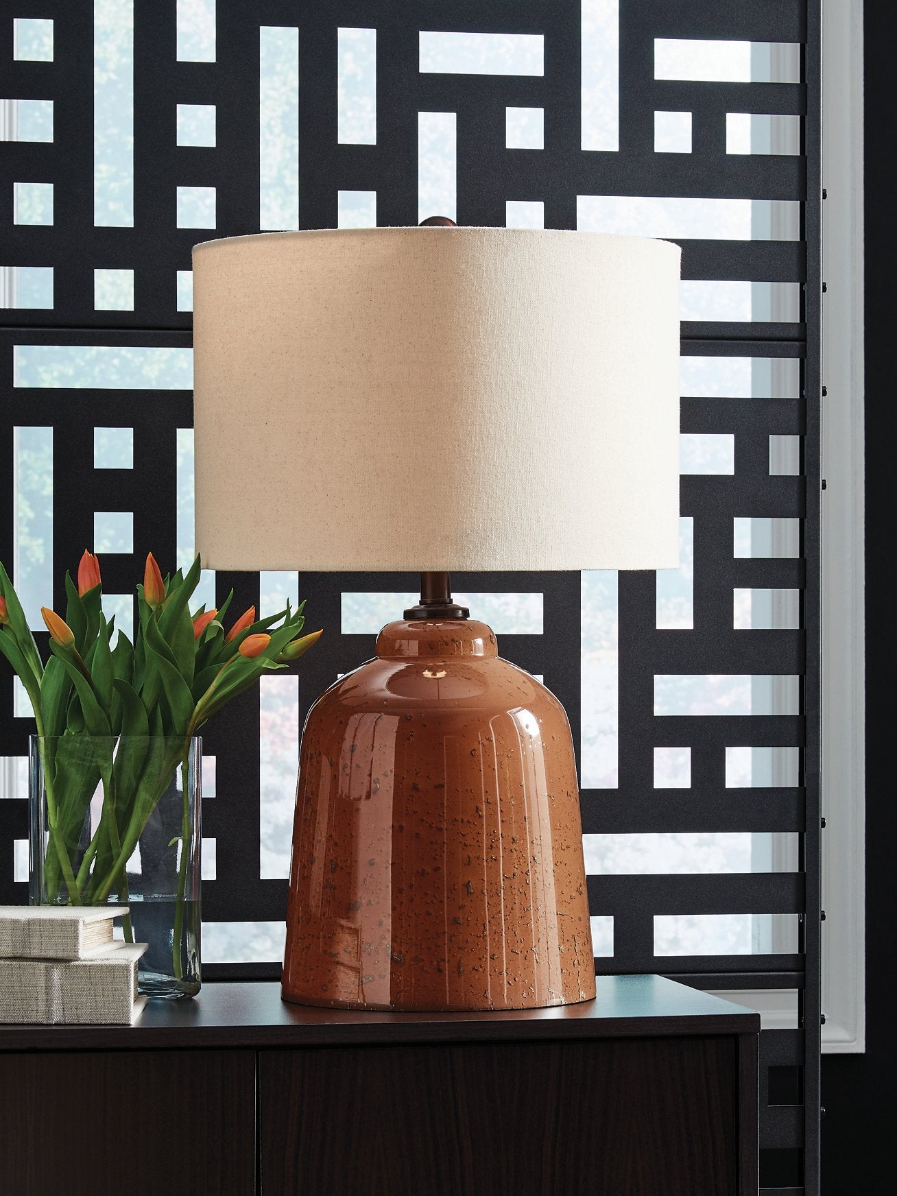 Aaleahya Table Lamp - Furniture & Design Outlet (Kalamazoo,MI)