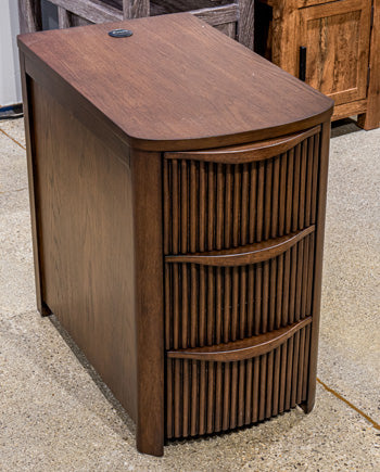 Camdill Chairside End Table - Furniture & Design Outlet (Kalamazoo,MI)