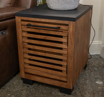 Kallari Chairside End Table - Furniture & Design Outlet (Kalamazoo,MI)