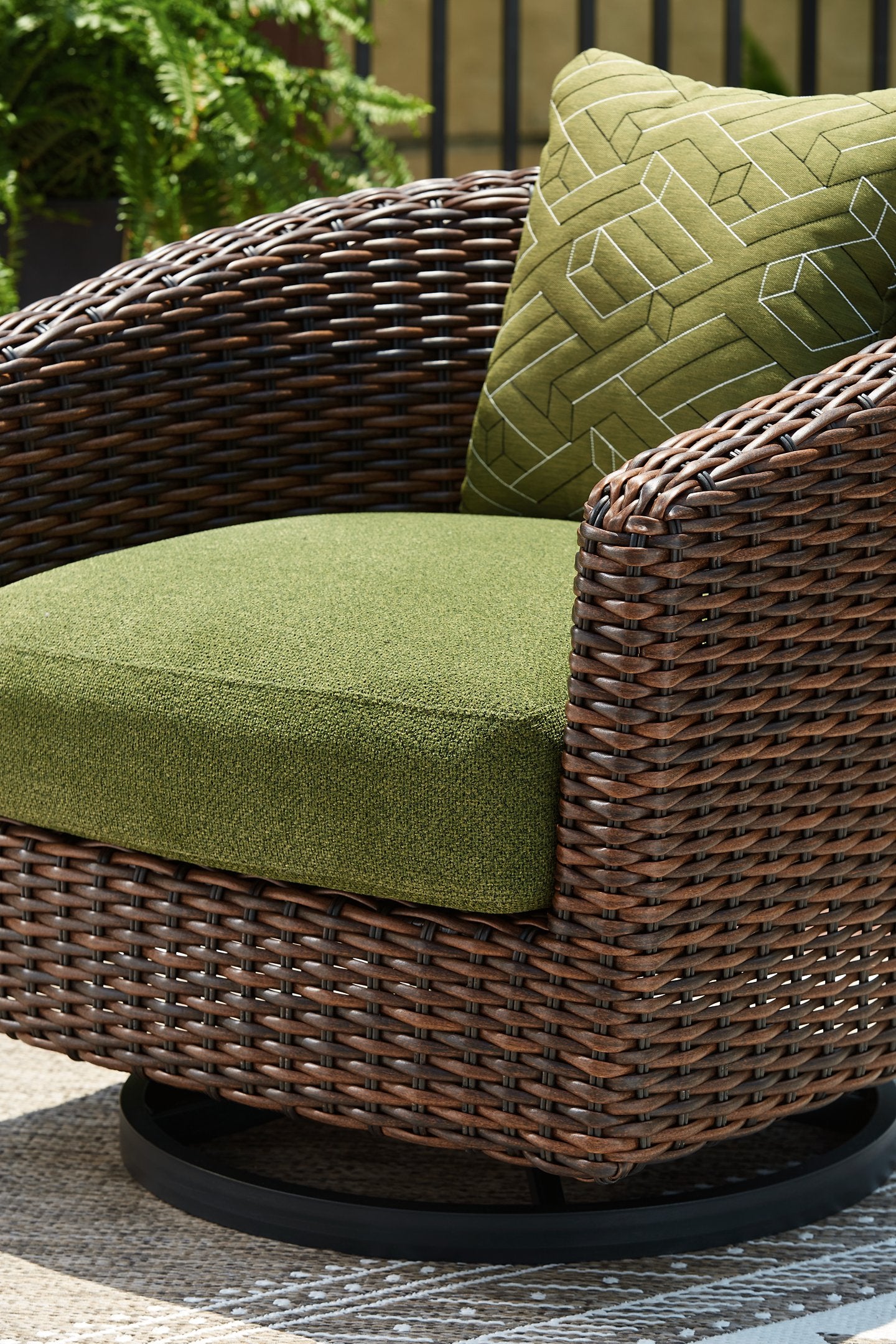 Horizon Hall Outdoor Package - Furniture & Design Outlet (Kalamazoo,MI)
