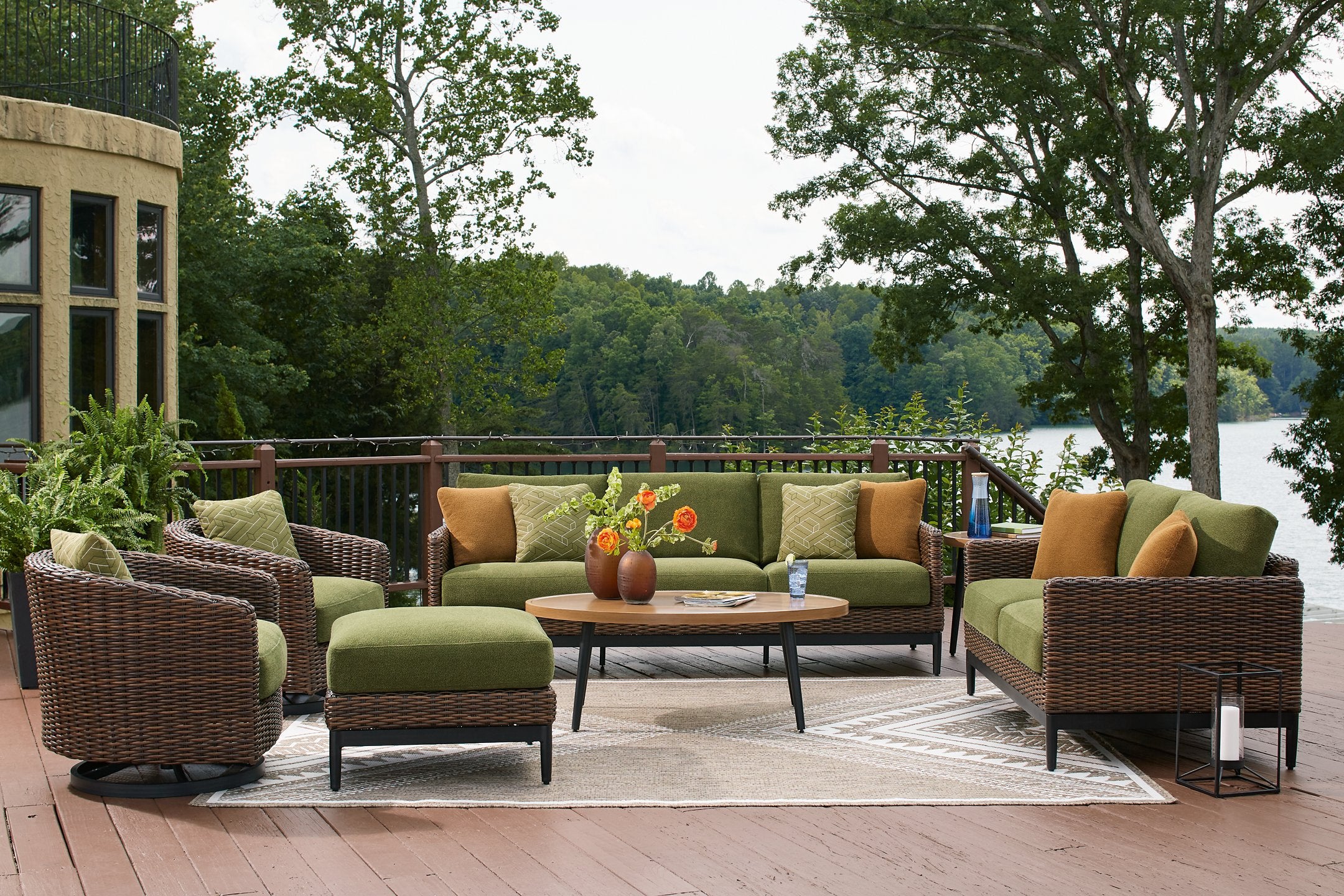 Horizon Hall Outdoor Package - Furniture & Design Outlet (Kalamazoo,MI)