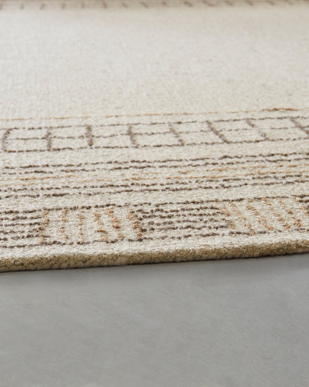 Idaman Rug - Furniture & Design Outlet (Kalamazoo,MI)
