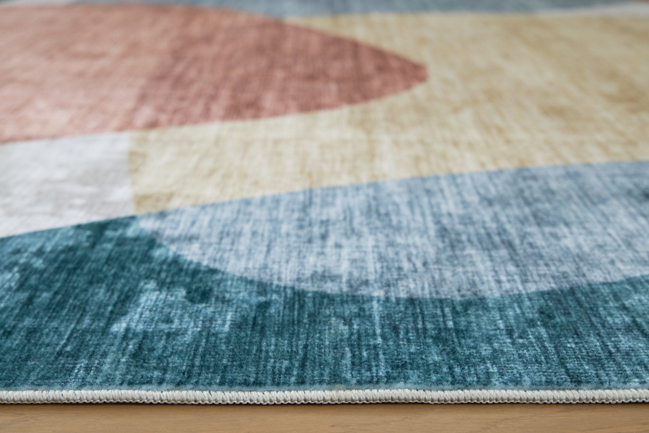 Chanleigh Washable 5' x 7' Area Rug - Furniture & Design Outlet (Kalamazoo,MI)