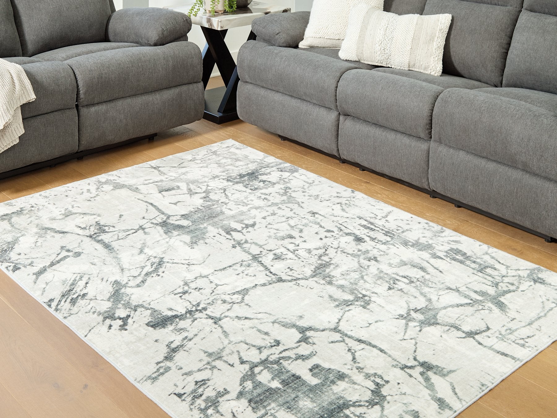 Tobinbury Washable Area Rug - Furniture & Design Outlet (Kalamazoo,MI)