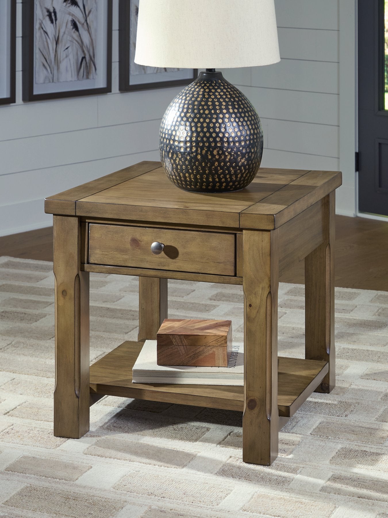 Vandenmore End Table - Furniture & Design Outlet (Kalamazoo,MI)