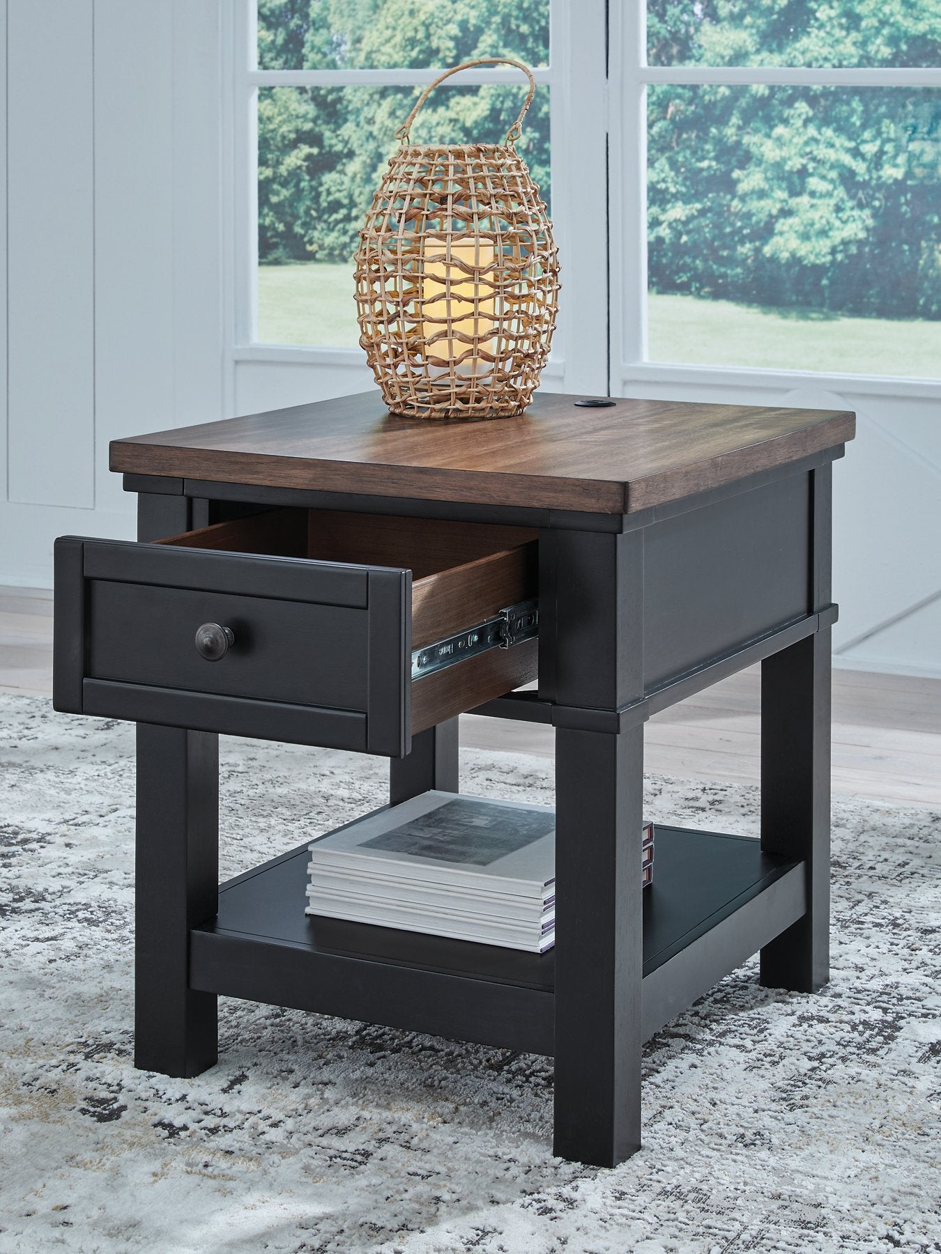 Wildenauer End Table - Furniture & Design Outlet (Kalamazoo,MI)