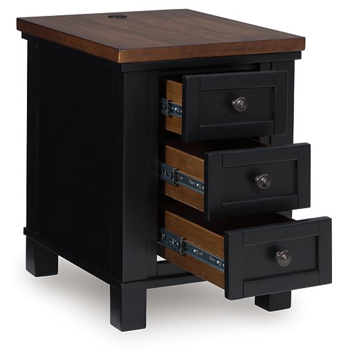 Wildenauer Chairside End Table - Furniture & Design Outlet (Kalamazoo,MI)