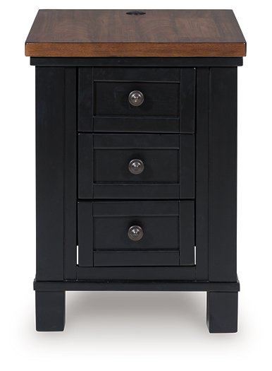 Wildenauer Chairside End Table - Furniture & Design Outlet (Kalamazoo,MI)